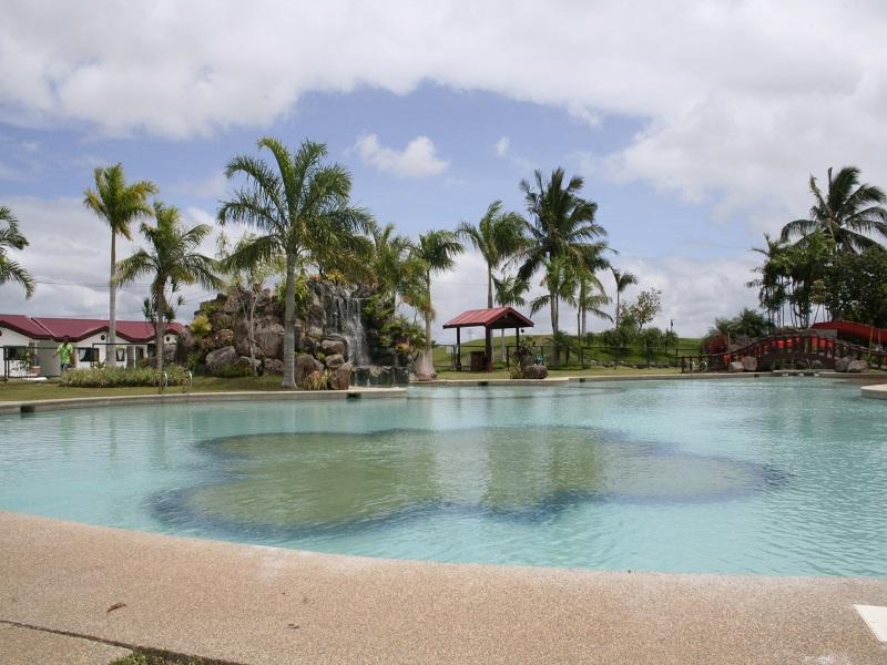 Graceland Estates And Country Club Hotel Lucena Esterno foto